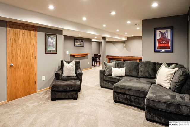 1421 S 175 Avenue, Omaha, NE 68130