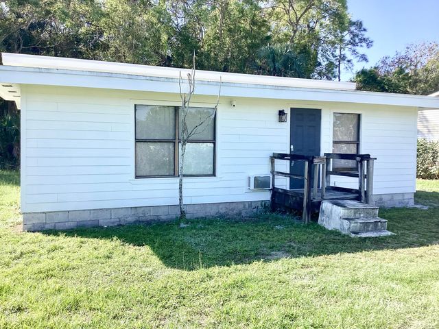 1238 SW Buckskin Trail, Stuart, FL 34997