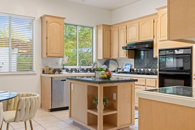 2142 Haverhill Dr, Folsom, CA 95630