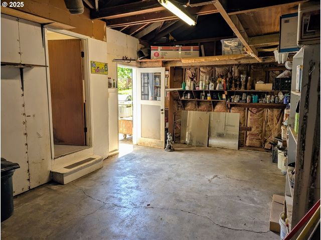 1891 LINNELL Ave, Roseburg, OR 97471