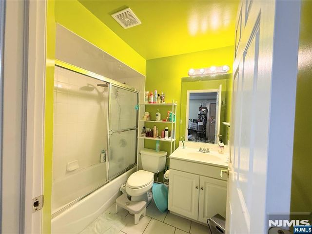 54 Henry Avenue 1, Palisades Park, NJ 07650