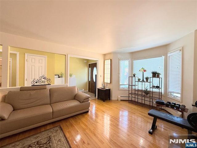 54 Henry Avenue 1, Palisades Park, NJ 07650