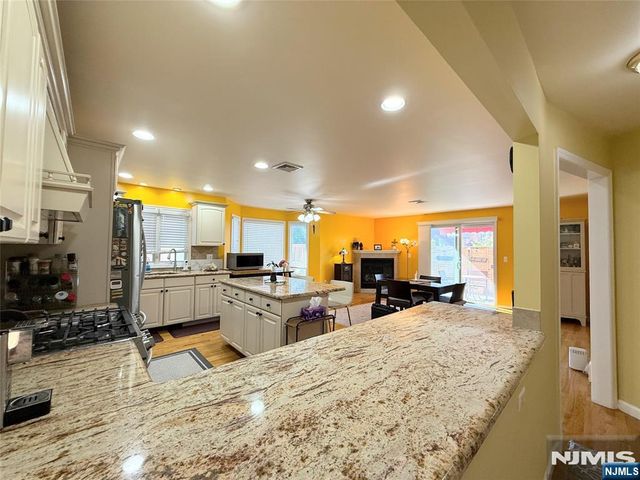 54 Henry Avenue 1, Palisades Park, NJ 07650