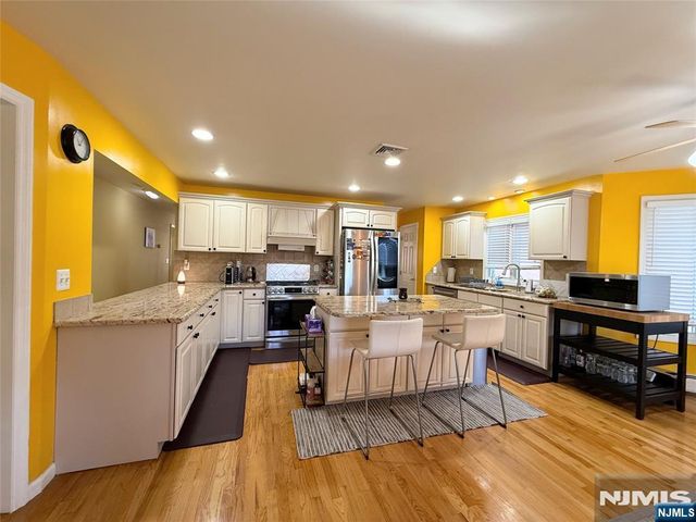 54 Henry Avenue 1, Palisades Park, NJ 07650