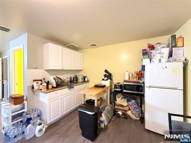 54 Henry Avenue 1, Palisades Park, NJ 07650