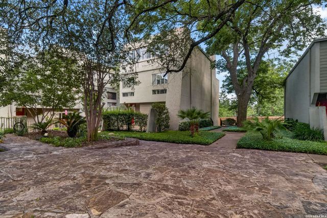 3102 Eisenhauer Rd Apt D28, San Antonio, TX 78209