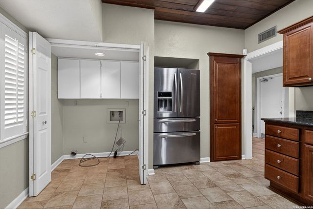 3102 Eisenhauer Rd Apt D28, San Antonio, TX 78209
