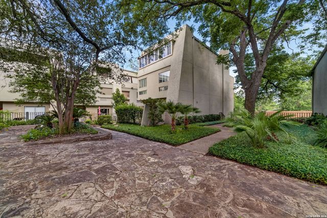3102 Eisenhauer Rd Apt D28, San Antonio, TX 78209