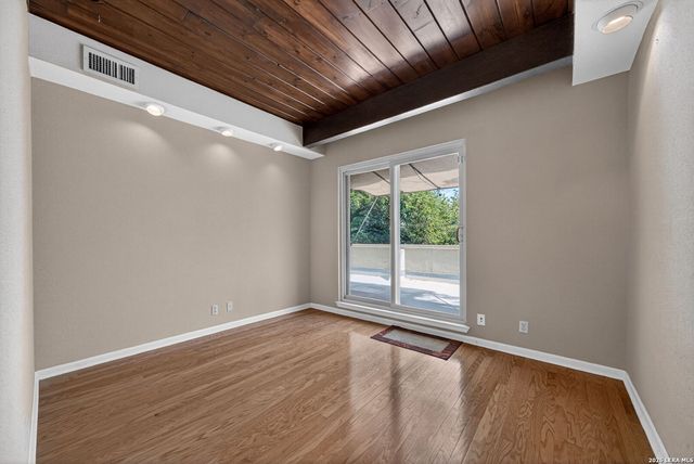 3102 Eisenhauer Rd Apt D28, San Antonio, TX 78209