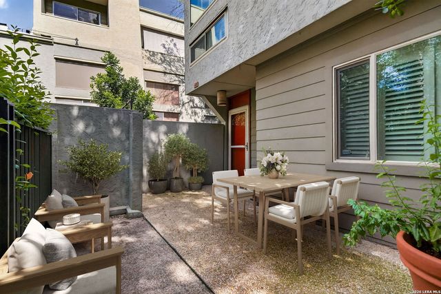 3102 Eisenhauer Rd Apt D28, San Antonio, TX 78209