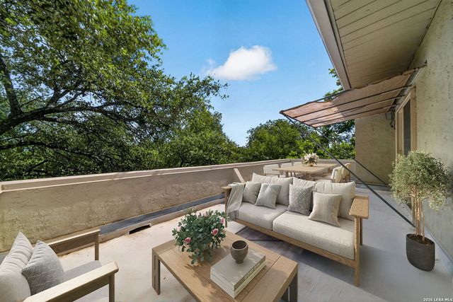 3102 Eisenhauer Rd Apt D28, San Antonio, TX 78209