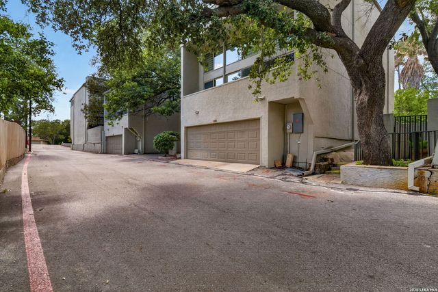 3102 Eisenhauer Rd Apt D28, San Antonio, TX 78209