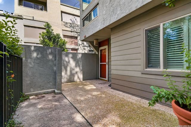 3102 Eisenhauer Rd Apt D28, San Antonio, TX 78209