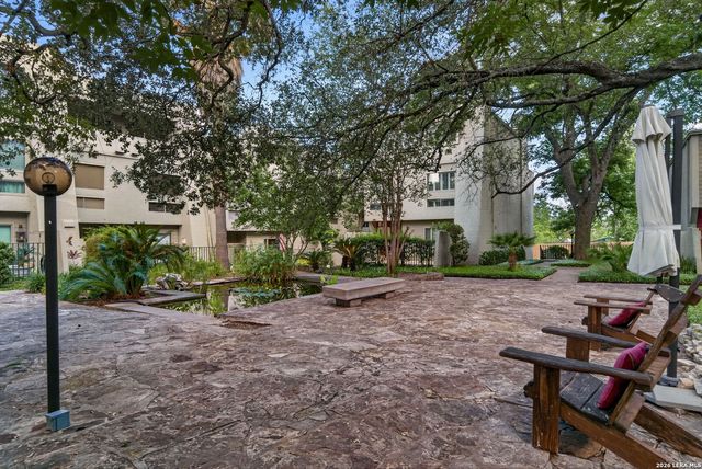 3102 Eisenhauer Rd Apt D28, San Antonio, TX 78209