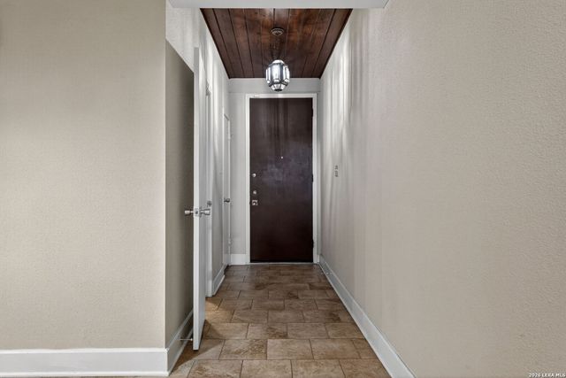 3102 Eisenhauer Rd Apt D28, San Antonio, TX 78209