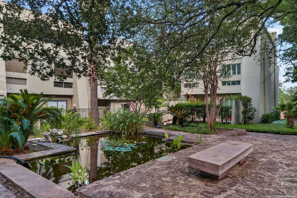 3102 Eisenhauer Rd Apt D28, San Antonio, TX 78209