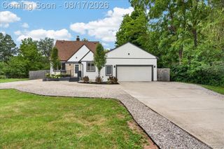 9188 Highland Drive, Grosse Ile, MI 48138