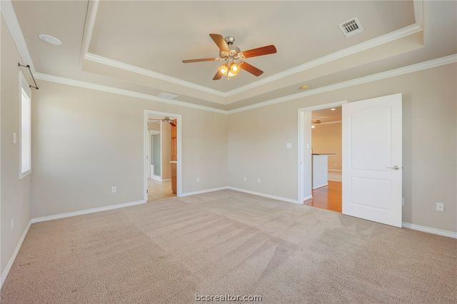 5729 Easterling Drive, Bryan, TX 77808