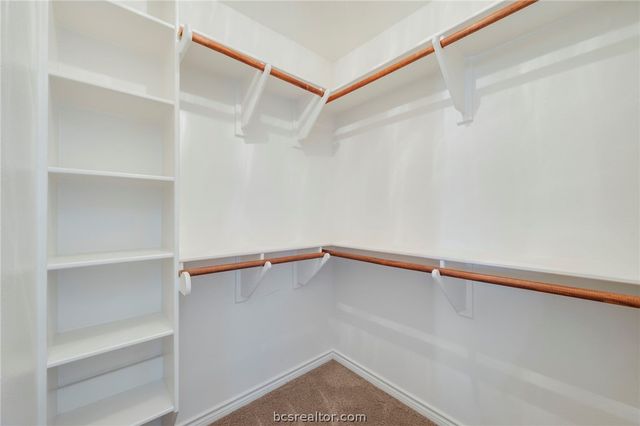 5729 Easterling Drive, Bryan, TX 77808