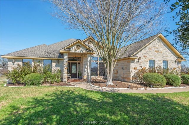5729 Easterling Drive, Bryan, TX 77808