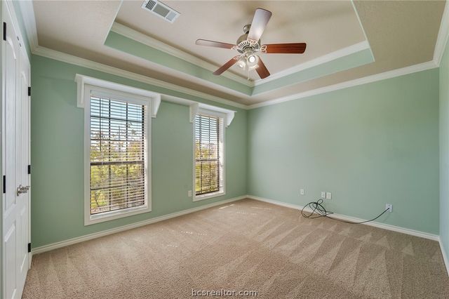 5729 Easterling Drive, Bryan, TX 77808