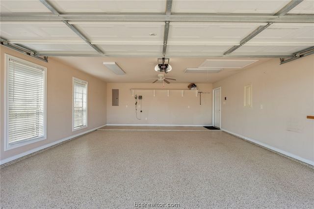 5729 Easterling Drive, Bryan, TX 77808