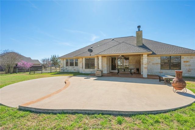 5729 Easterling Drive, Bryan, TX 77808