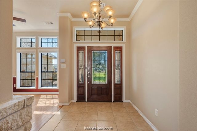 5729 Easterling Drive, Bryan, TX 77808