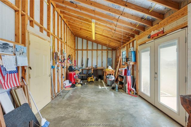 5729 Easterling Drive, Bryan, TX 77808