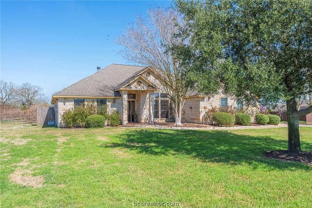 5729 Easterling Drive, Bryan, TX 77808