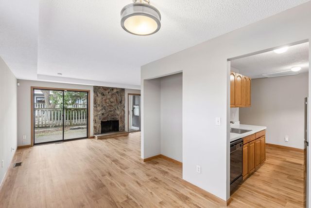 1318 Landmark Trail N, Hopkins, MN 55343