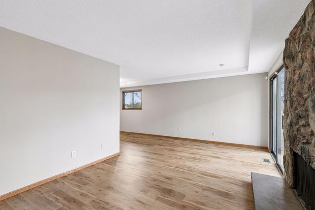 1318 Landmark Trail N, Hopkins, MN 55343