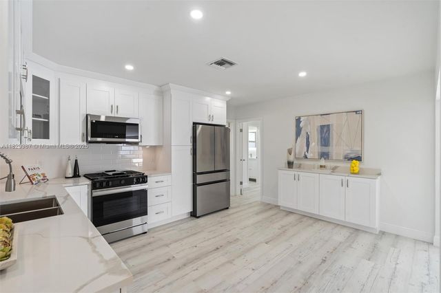 321 SE 4th St, Pompano Beach, FL 33060