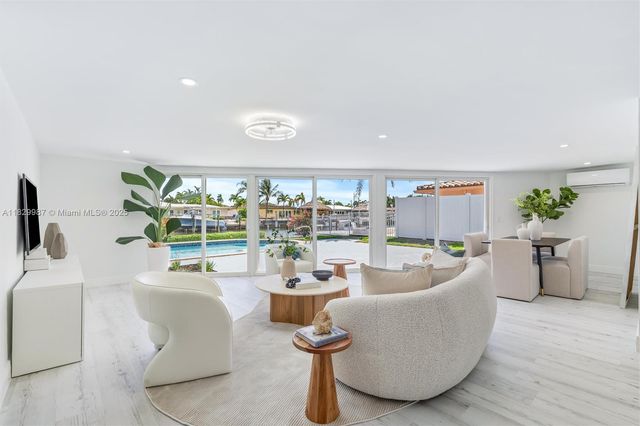 321 SE 4th St, Pompano Beach, FL 33060