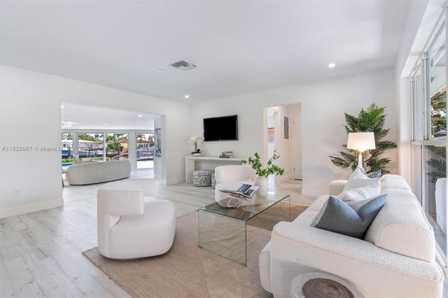 321 SE 4th St, Pompano Beach, FL 33060
