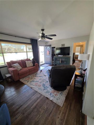 1911 NE 55TH Street, Kansas City, MO 64118