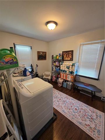 1911 NE 55TH Street, Kansas City, MO 64118