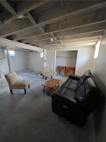 1911 NE 55TH Street, Kansas City, MO 64118