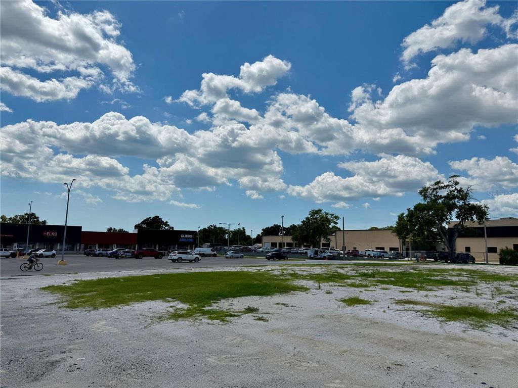 6812 14TH STREET W, BRADENTON, FL 34207 — photo 4