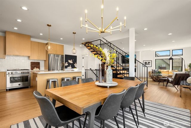 3240 32nd Avenue W, Seattle, WA 98199