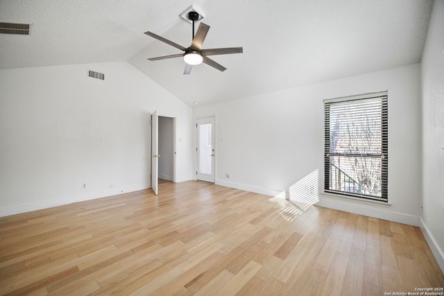 27010 TRILL HILL, San Antonio, TX 78260