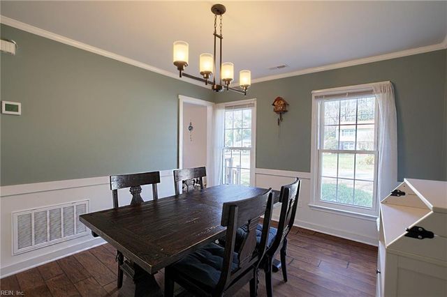 312 Sharon DR, Seaford, VA 23696