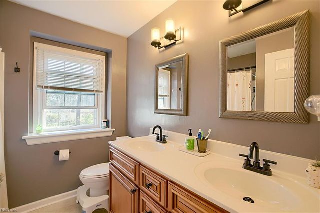 312 Sharon DR, Seaford, VA 23696