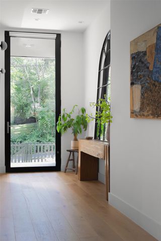 800 W James ST, Austin, TX 78704