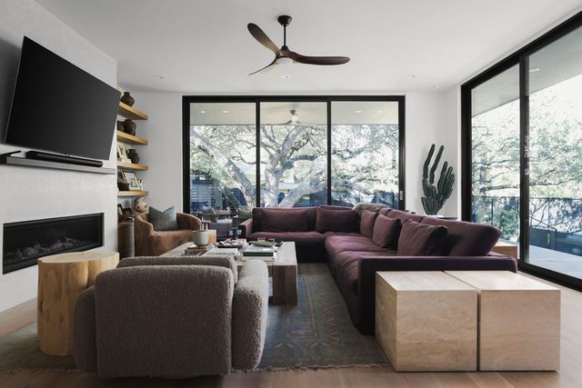 800 W James ST, Austin, TX 78704