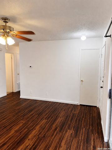 8922 EMERALD SPG, San Antonio, TX 78250
