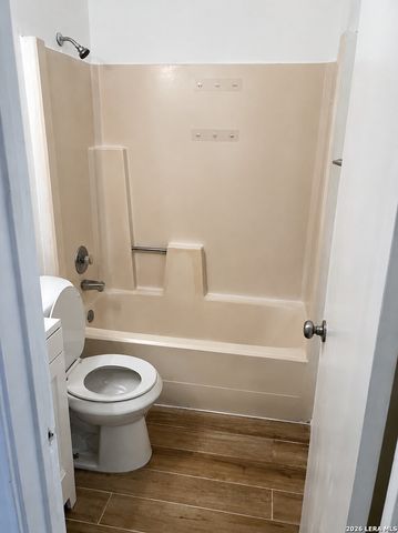 8922 EMERALD SPG, San Antonio, TX 78250