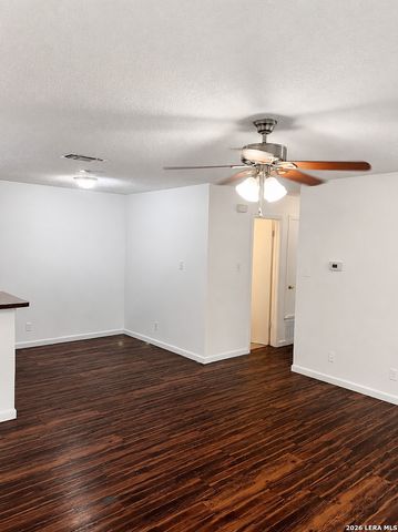 8922 EMERALD SPG, San Antonio, TX 78250