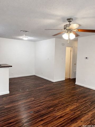8922 EMERALD SPG, San Antonio, TX 78250