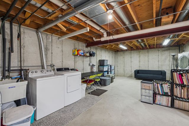 16113 Lake Villa Avenue, Tinley Park, IL 60477